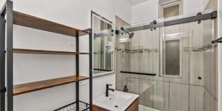 841 N Damen Avenue Gallery 13