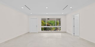 391 Southeast 7th Avenue Gallery 5