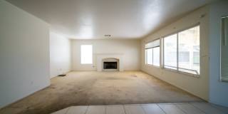 Big Pool Home/Huge Lot/3 car garage/Pets Welcome Gallery 14