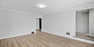 Stunning 3 bed, 2 bath home in East Hills available August 1! Gallery 11