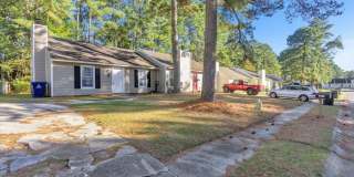 2 Bedroom 1 bath Duplex Gallery 1