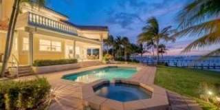 901 SE Riverside Drive Gallery 2