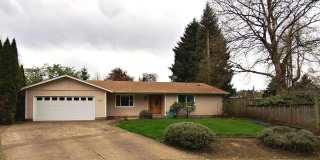 Gorgeous Home with Granite Counters and Custom Built-ins! Gallery 1