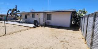 Cozy 2 bed/1 Bath house-UNFURNISHED ** Gallery 28