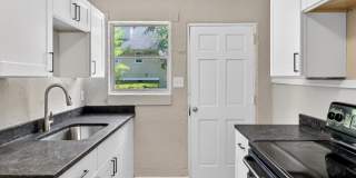 437 Carver Lane Gallery 3