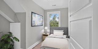 21 E REDMAN Avenue Gallery 59