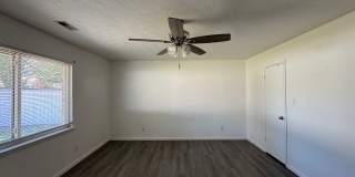 Charming 3 Bed 2 Bath Home with Fenced Yard Gallery 21