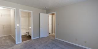 Meadow View Apartments & Townhomes Gallery 15