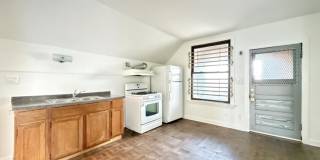 1607 McVicker Gallery 3