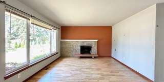 3BR/1+1BA Single Family House - Bellevue Gallery 6