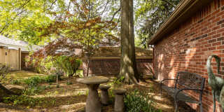 Stunning 5 Bedroom 2.5 Bathroom Home in Squirrel Hill Gallery 52