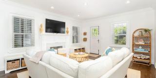 231 Cocoanut Row Gallery 7