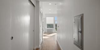 Strata Gallery 21