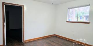 Charming 3-bedrooms/1-bath home in LaRoche Park Gallery 25