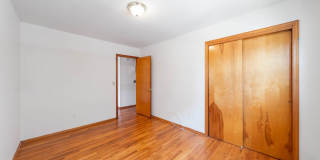 Large 3 Bedroom Apt + Private Office Space Gallery 17