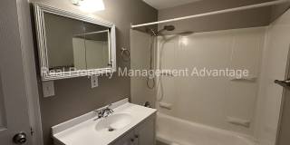 Cute Three-Bedroom with Large Deck! Gallery 21