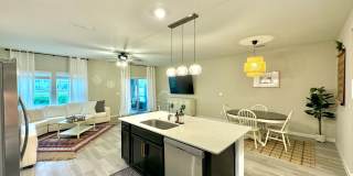 Beautiful Townhome in a perfect location Gallery 6