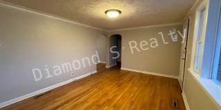 Gorgeous 2 Bedroom Home Available Early July - Great Location! Gallery 5
