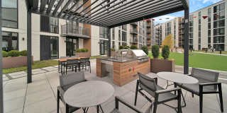 Triangle Square Gallery 4