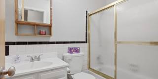 3 bed 2 1/2 bath Tri-level near Downtown Castle Rock! Gallery 24