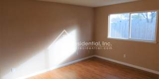 Updated 2bd/1ba North Highlands Duplex with Garage Gallery 10