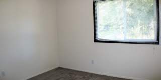 423 5th Street Gallery 18