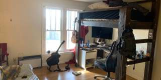 Spacious 2 bed/3 bath Home near Switchyard Park! Gallery 37