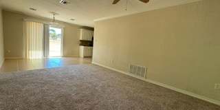 4810 NW Hoover- AVAILABLE NOW! 4810 NW Hoover- AVAILABLE NOW! Gallery 6