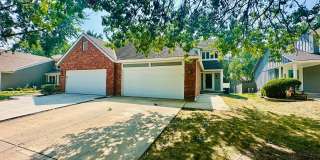 {10709}  Spacious Overland Park Duplex + Two Car Garage + Finished Basement Gallery 1