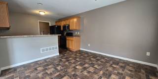 3 Bedroom Duplex in Normal! Gallery 9