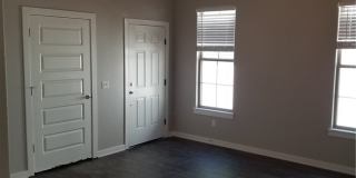 2367 Houston Street Gallery 4