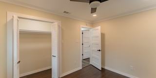 Modern Elegance in Vibrant East Austin: Chic Duplex with Stylish Upgrades, Private Oasis, Prime Location! Gallery 16
