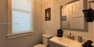 545 SW Indianola St Gallery 42