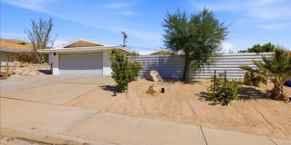 3 bed / 2 Bath Mid-Century Home with Two-Car Garage, Soaking Pool and Manicured Backyard! Gallery 28