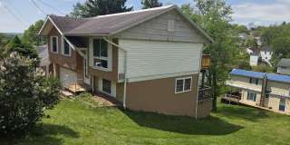 929 Garrison Avenue Gallery 27