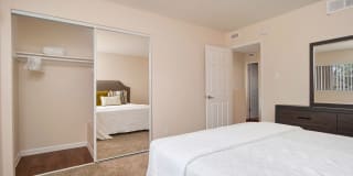 Wilbur Oaks Apartments Gallery 43