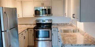 519 N Garden St Gallery 17