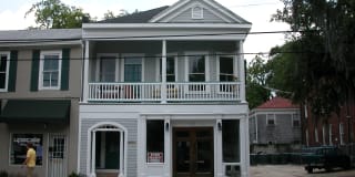 1710 Abercorn Street - Upper Unit Gallery 1