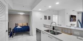 1850 Monroe St Gallery 13