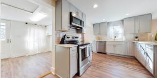 Furnished Stunning Trussville Farmhouse Gallery 7