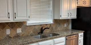 3/2/2 REMODELED BATHROOMS!  Beautiful! Gallery 6