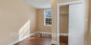 1921 Reynolds Street Gallery 36