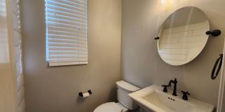 Beautifully renovated, cul-de-sac, Mesa Park adjacent home in Summerlin. Gallery 33