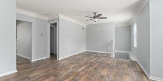 1110 S Main Ave Gallery 10
