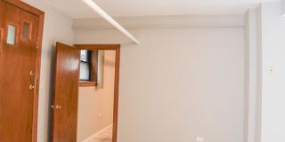 1342 West Foster Gallery 5