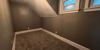 Charming 3 Bedroom Home with Screened Porch and 2 Car Garage Gallery 10