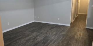 Spacious 3 bedroom / 3 bath duplex in convenient location Gallery 5