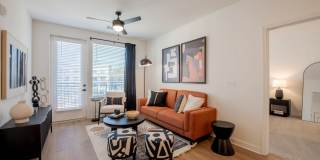 Taryn at 401 Gallery 25