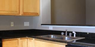 Stonegate Townhouse w/ 3 br/3 1/2 baths!! Gallery 4