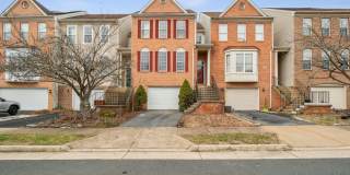 Spacious & Bright 3bd/2.5 brick front TH in Sterling, VA! Gallery 1